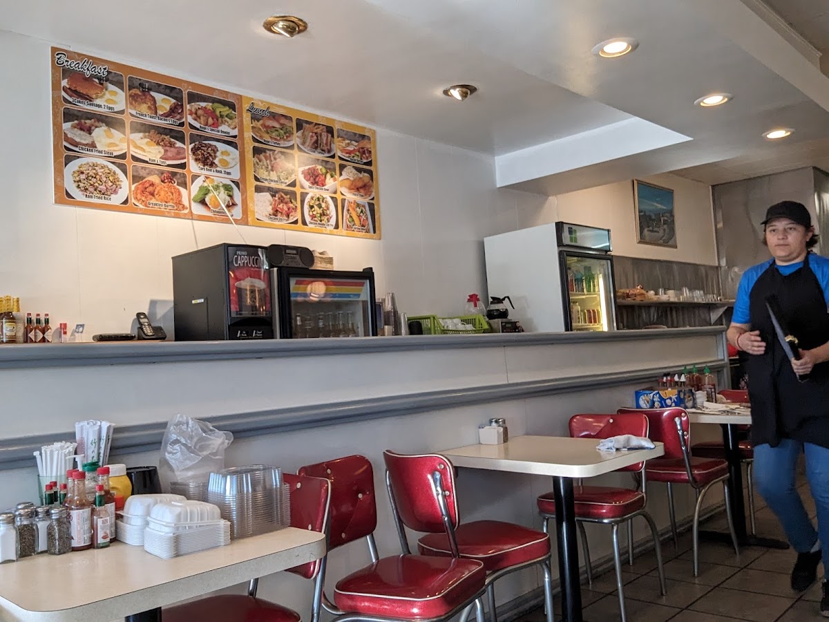 Hugos Restaurant Photos 2